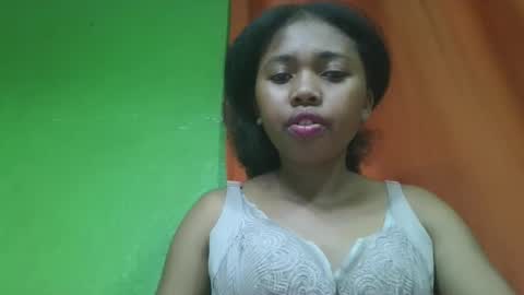 Snapshot of vierge28430 chatting on 04.27.26 vierge28430 online show from 04.27.26