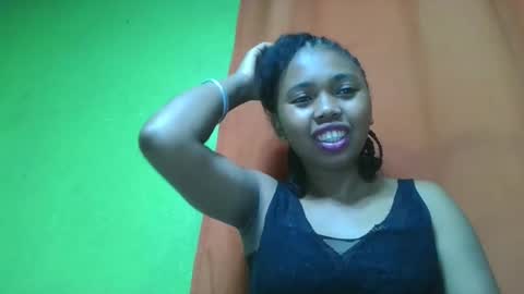 Snapshot of vierge28430 chatting on 05.08.26 vierge28430 online show from 05.08.26