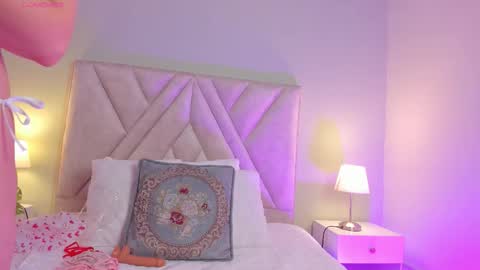 Victoria  online show from 09.10.25