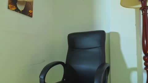 Snapshot of viiolet_collins chatting on 04.29.26 VIOLET online show from 04.29.26