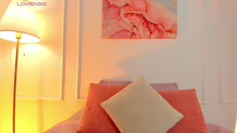 VIOLET MOON online show from 04.11.26