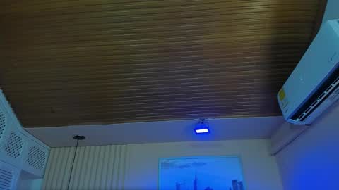 Viiolett online show from 11.26.25