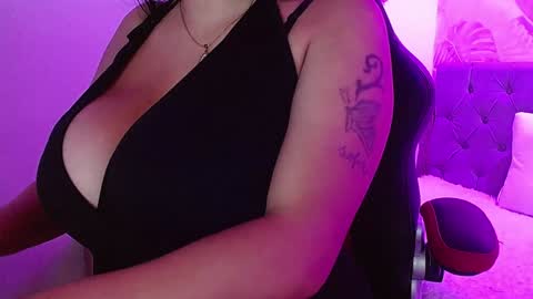 Snapshot of viiolleta chatting on 02.03.25 viioleta online show from 02.03.25