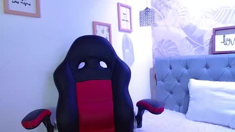 Snapshot of viiolleta chatting on 02.04.25 viioleta online show from 02.04.25