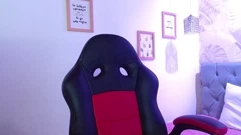 Snapshot of viiolleta chatting on 03.05.25 viioleta online show from 03.05.25