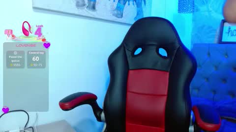 Snapshot of viiolleta chatting on 10.15.25 viioleta online show from 10.15.25