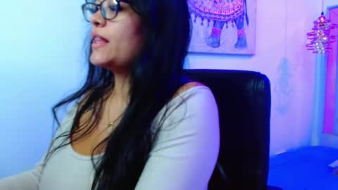 Snapshot of viiolleta chatting on 04.23.26 viioleta online show from 04.23.26