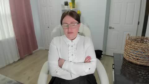 Snapshot of vika7333 chatting on 02.11.25 Ukrainian-woman online show from 02.11.25