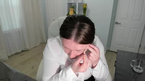 Snapshot of vika7333 chatting on 03.10.25 Ukrainian-woman online show from 03.10.25