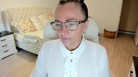 Snapshot of vika7333 chatting on 09.12.25 Ukrainian-woman online show from 09.12.25