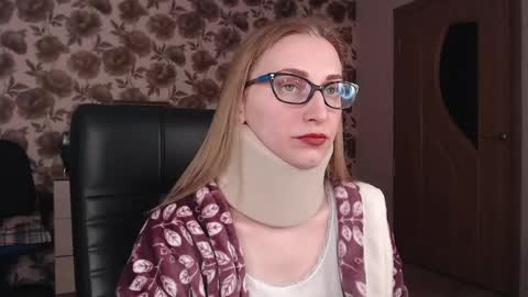 Snapshot of vikaericka chatting on 02.11.25 Vika online show from 02.11.25