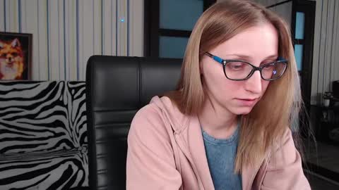 Snapshot of vikaericka chatting on 02.28.25 Vika online show from 02.28.25