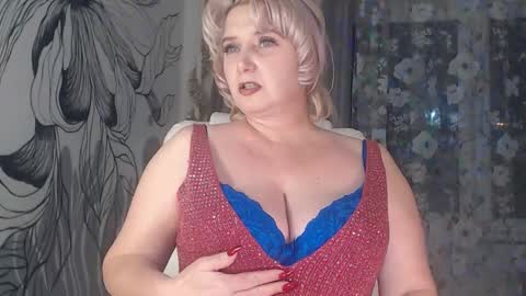 Snapshot of vikaohair chatting on 12.22.25 Vikaohair online show from 12.22.25