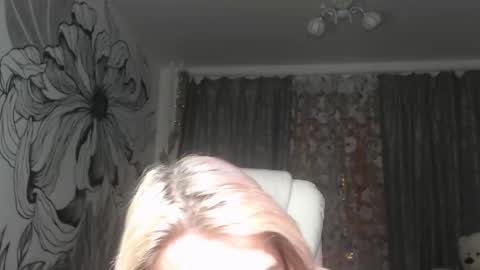 Snapshot of vikaohair chatting on 01.12.26 Vikaohair online show from 01.12.26