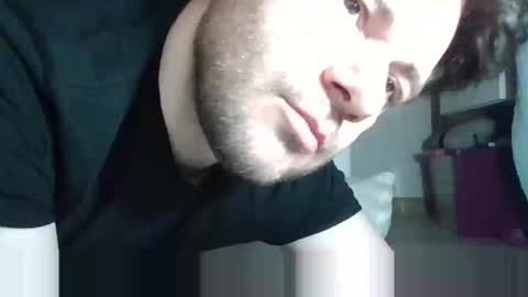 Snapshot of vikbika2 chatting on 01.12.25 Tom reunz online show from 01.12.25