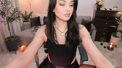 Snapshot of vikibellson chatting on 06.24.26 Viki Bellson online show from 06.24.26