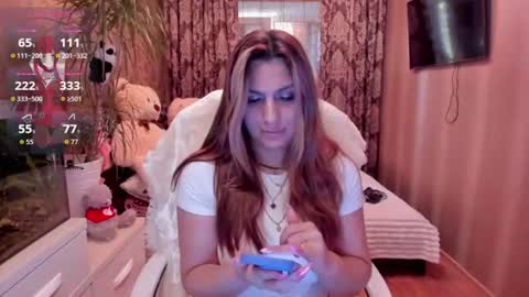 Snapshot of vikilove_ chatting on 07.30.26 Victoria online show from 07.30.26
