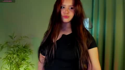 Snapshot of vikki_bunny chatting on 04.23.26 Vikki online show from 04.23.26