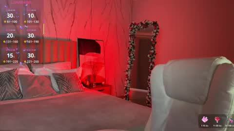 Snapshot of vikky_moon chatting on 12.19.25 Vikky online show from 12.19.25