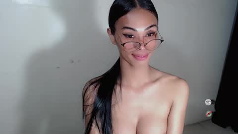 vikkylustfull online show from 02.24.25