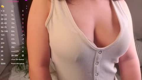 Snapshot of viksinite chatting on 02.23.26 Vixi online show from 02.23.26