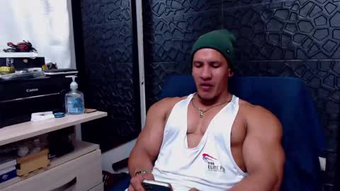 Viktor Herrera online show from 02.12.25