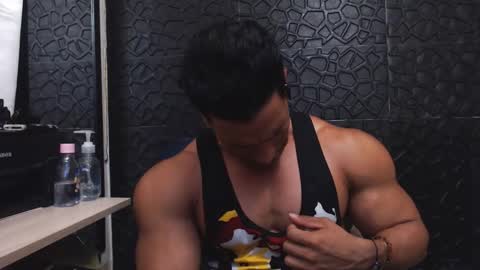 Viktor Herrera online show from 10.06.25