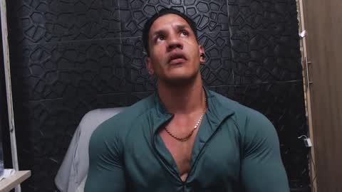 Viktor Herrera online show from 10.16.25