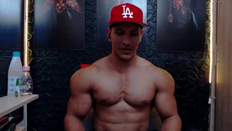 Snapshot of viktorherrera chatting on 02.18.26 Viktor Herrera online show from 02.18.26