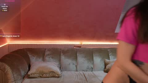 Snapshot of viktoria_storm chatting on 12.21.24 Alisa online show from 12.21.24