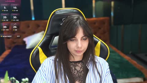 Snapshot of viktoria_storm chatting on 01.15.25 Alisa online show from 01.15.25