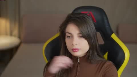 Snapshot of viktoria_storm chatting on 09.20.25 Alisa online show from 09.20.25