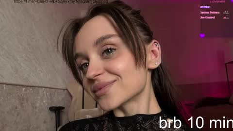 Snapshot of villuuvargas chatting on 04.13.26 Eva online show from 04.13.26