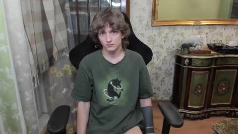 Snapshot of vince__dice chatting on 02.14.26 Dimoooooon online show from 02.14.26