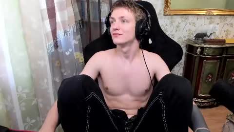 Snapshot of vince__dice chatting on 06.30.26 Dimoooooon online show from 06.30.26