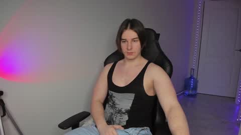 Snapshot of vincent__strong chatting on 12.14.24 Vincent Strong online show from 12.14.24