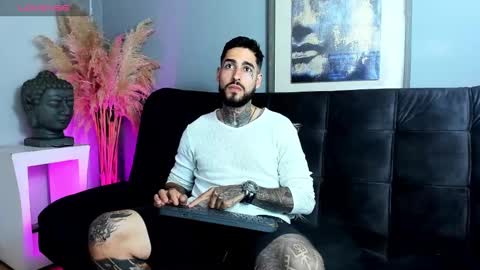 Snapshot of vincentsartori chatting on 10.24.25 Vincent Sartori online show from 10.24.25