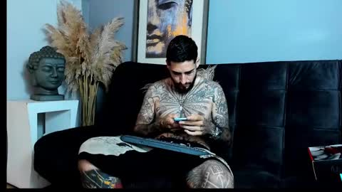 Snapshot of vincentsartori chatting on 10.30.25 Vincent Sartori online show from 10.30.25