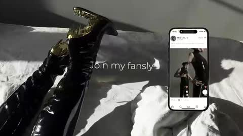 Diva Silvia online show from 12.14.25