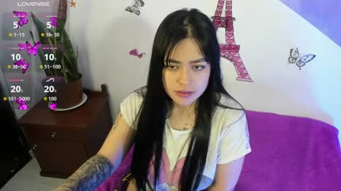 Snapshot of vio_let_ chatting on 07.14.26 Daniela online show from 07.14.26