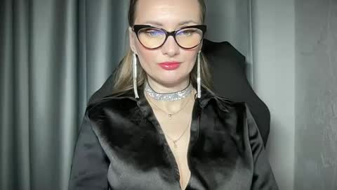 Funny  girl online show from 02.04.25