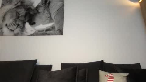 Snapshot of viola_beck chatting on 12.01.25 Vio online show from 12.01.25