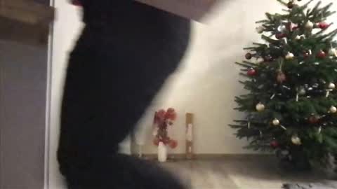 Snapshot of viola_beck chatting on 12.19.25 Vio online show from 12.19.25