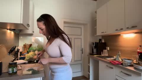 Snapshot of viola_beck chatting on 03.19.26 Vio online show from 03.19.26