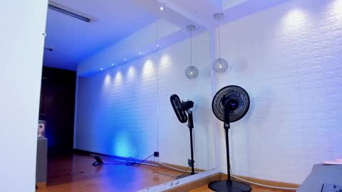 Violett  Everyday From 0530 to 1430 Col Time online show from 01.21.25