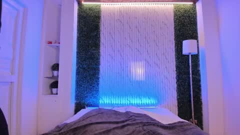 Violett  Everyday From 0530 to 1430 Col Time online show from 09.15.25