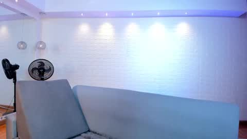 Violett  Everyday From 0530 to 1430 Col Time online show from 10.07.25