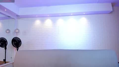 Violett  Everyday From 0530 to 1430 Col Time online show from 12.23.25