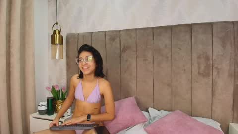 Snapshot of violet_606 chatting on 04.29.26 Violeta online show from 04.29.26