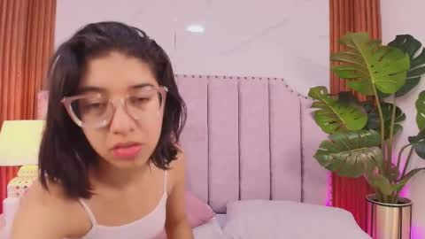 Snapshot of violet_606 chatting on 05.29.26 Violeta online show from 05.29.26